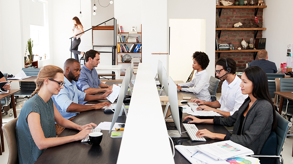 R M LALWANI AND CO CHARTERED ACCOUTANTS